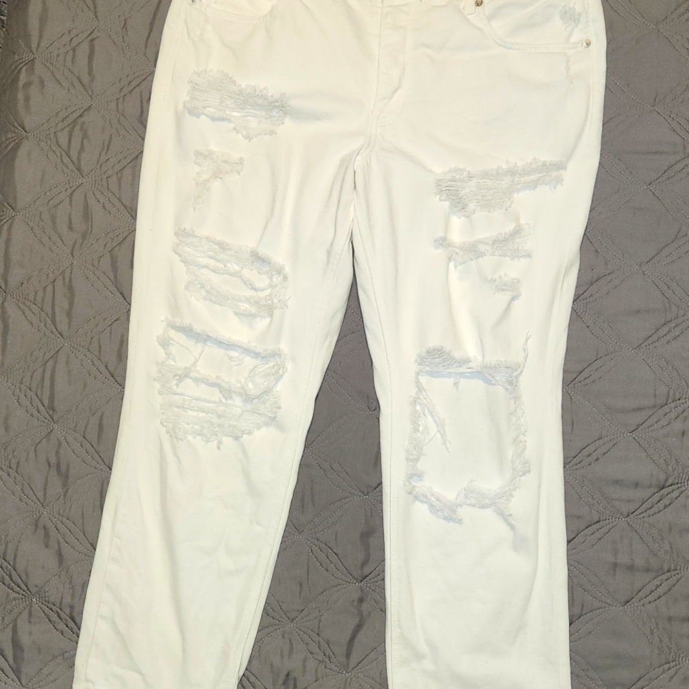 EUC American Eagle Tom girl Jeans!